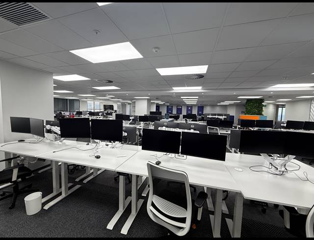 1,770M² OFFICE TO LET IN SANDOWN